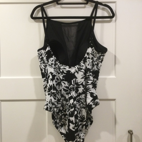 Back & White One Piece High Neck Swimsuit NWOT - Picture 3 of 5